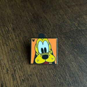 Pluto Disney pin